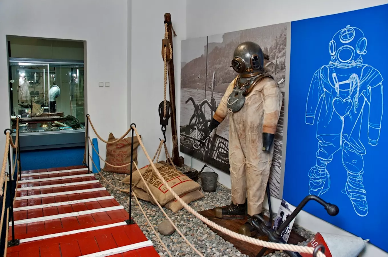 Oblastní muzeum v Děčíně – expozice lodní dopravy na Labi a gotického umění