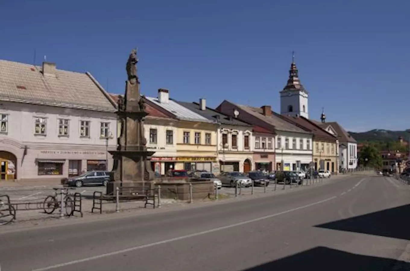 Historické náměstí s kašnou Jablunkov