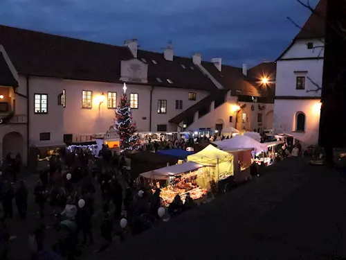 Strakonice ožijí opět středověkým vánočním trhem pod Rumpálem