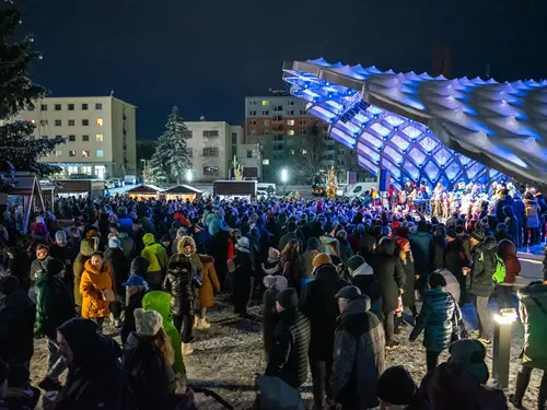 Veselí nad Moravou - Slavnostní rozsvícení vánočního stromu a vánoční trhy 2023 