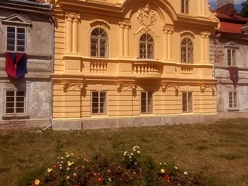 Barokní zámek Poláky