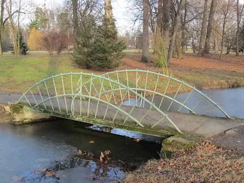 V Podzámecké zahradě v Kroměříži byla dokončena oprava mostků