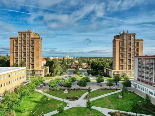 Paneláky v Česku: věžáky, sídliště, muzeum architektury a panelové rekordy
