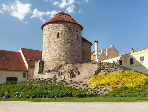 Znojemský hrad a rotunda zvou na prohlídky