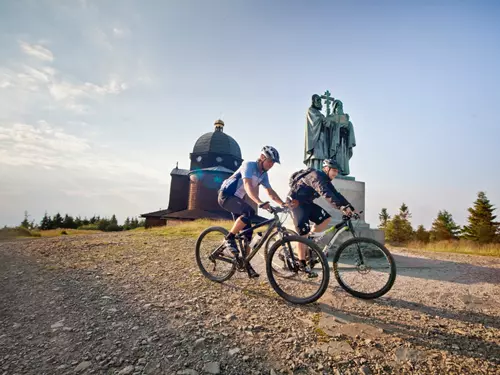 Tradice, Zlínský kraj: lidová architektura, tradiční řemesla a folklorní slavnosti, Kudy z nudy