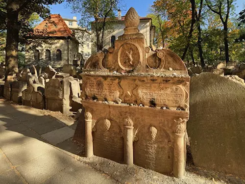 Starý židovský hřbitov v Praze – nejzachovalejší hřbitov svého druhu v Evropě