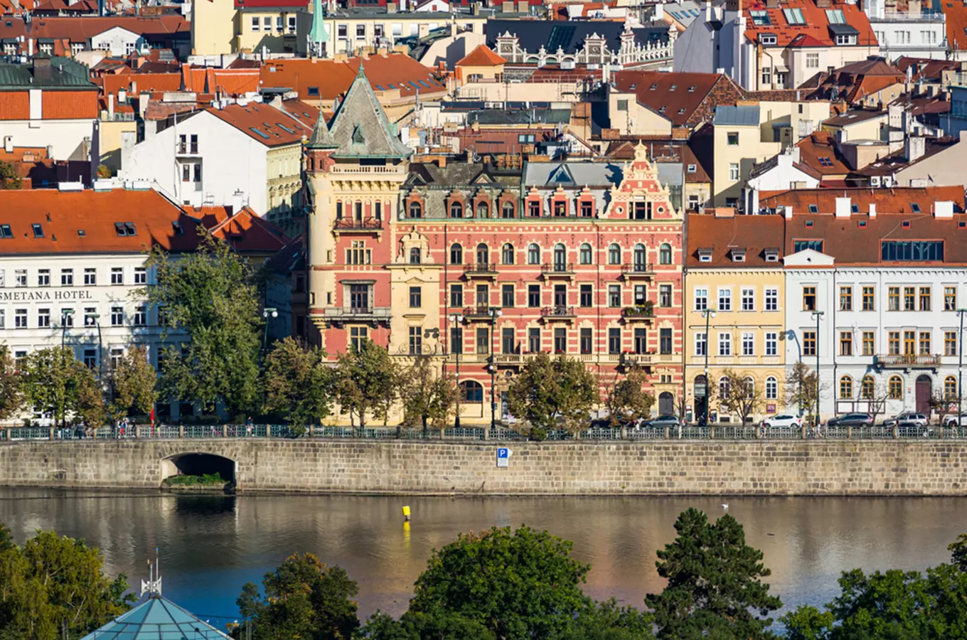 Dům Bellevue na Smetanově nábřeží v Praze