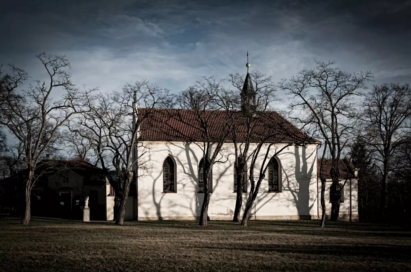 Kostel sv. Jana Křtitele v Roztokách