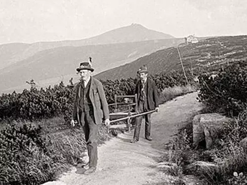 Staré Krkonoše na fotografiích Pavla Scheuflera