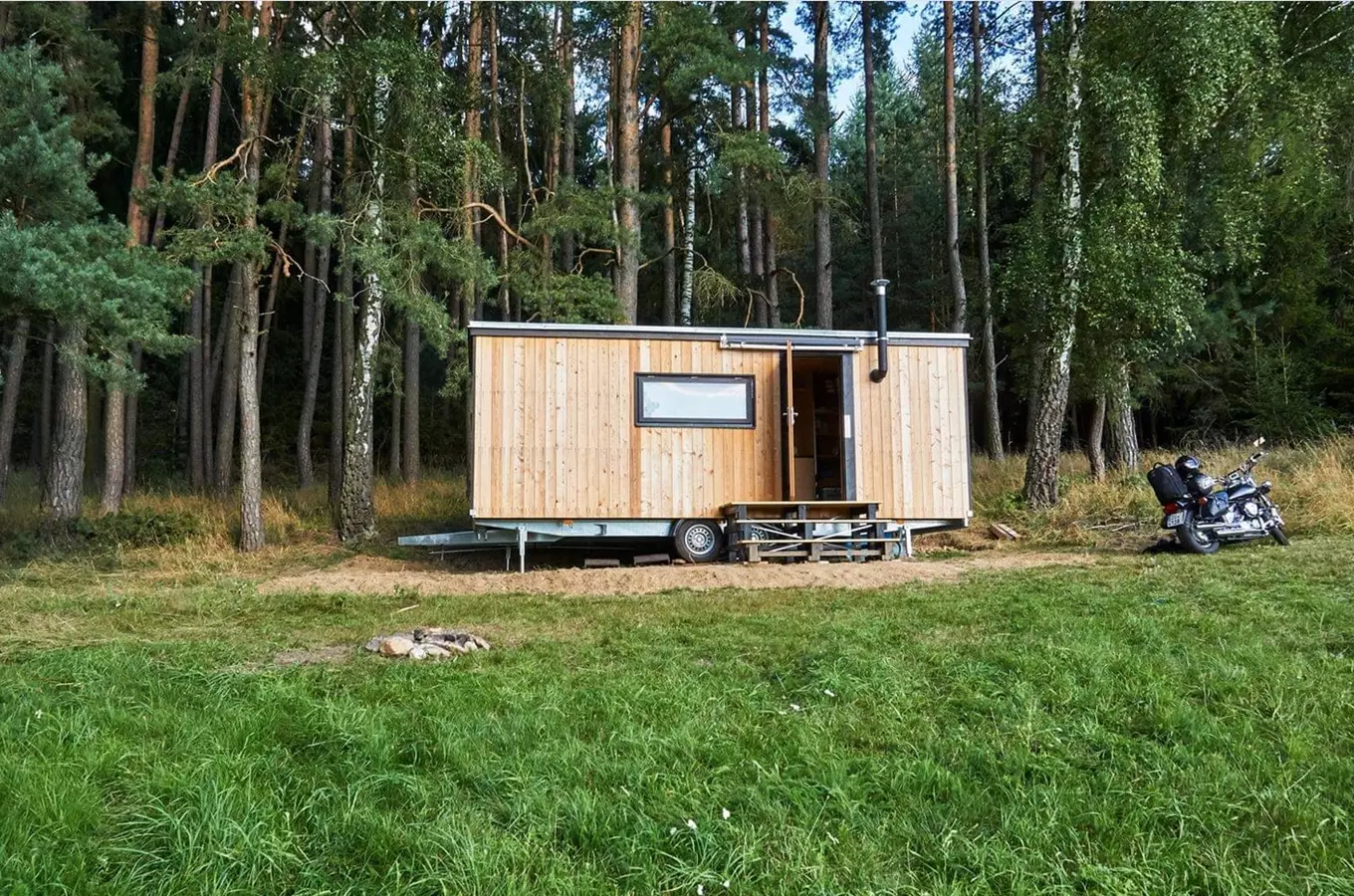 Včelíny Želiv – glamping v maringotce