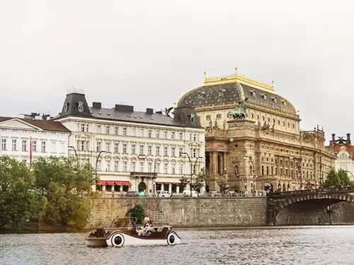 Architektonické perly Starého Města s návštěvou rotundy sv. Kříže