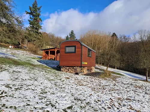 Císařský medový glamping v Krušných horách