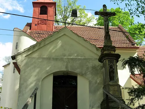 Kostel povýšení svatého Kříže v Nebovidech