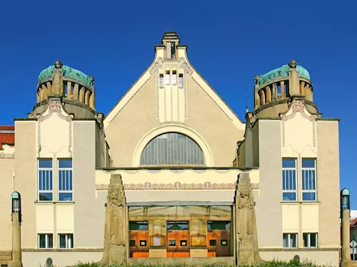 Výlet za nejkrásnějšími stavbami architekta Jana Kotěry