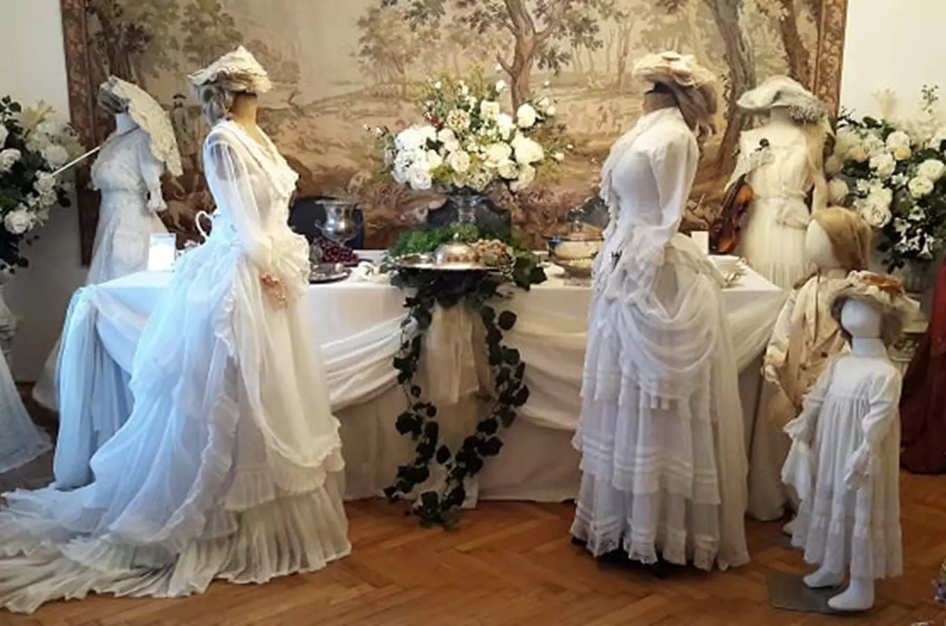 Muzeum Kouzlo starých časů – oděvy a doplňky z let 1850-1920