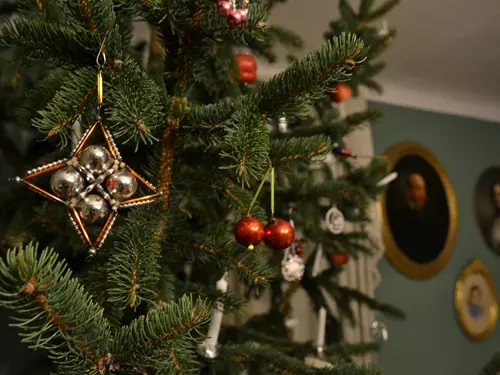 Adventní prohlídky na zámku Veltrusy