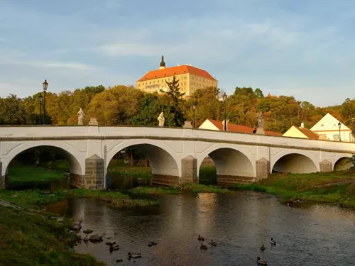 Barokní most v Náměšti nad Oslavou –  jeden z nejstarších mostů na Moravě