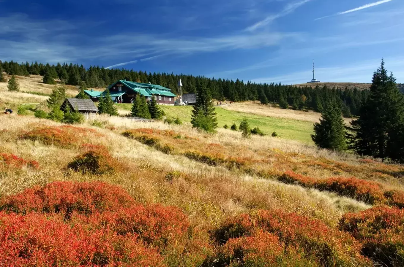 Objevte nejnáročnější a nejzajímavější hřebenovky v Česku: hory, výhledy, wellness i skvělé ubytován