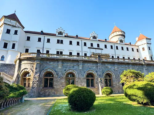 Večerní prohlídky a otevření korkového pavilonu chystají na zámku Konopiště