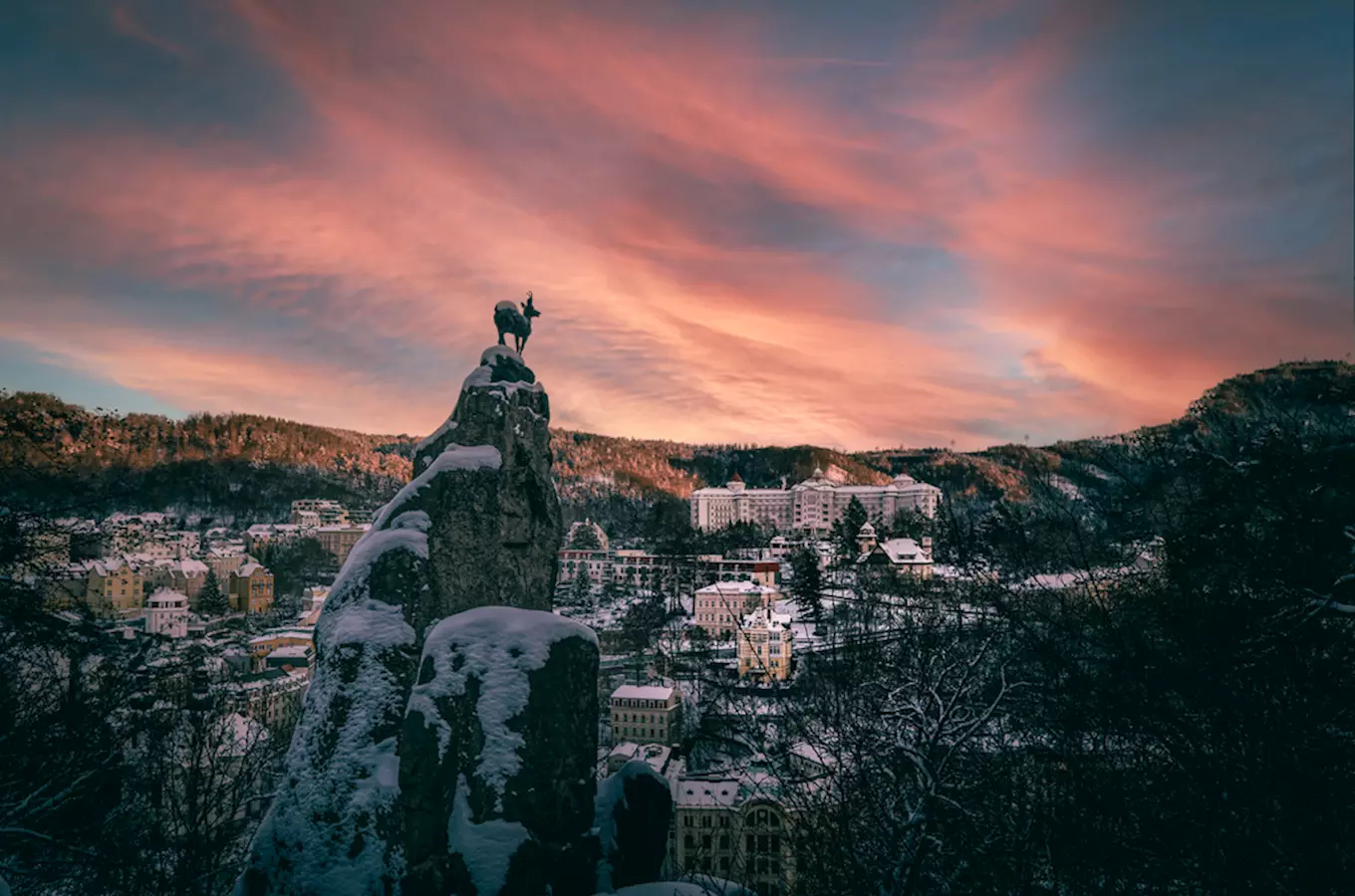 Vyhlídka Jelení skok nad Karlovými Vary – Mayerův gloriet