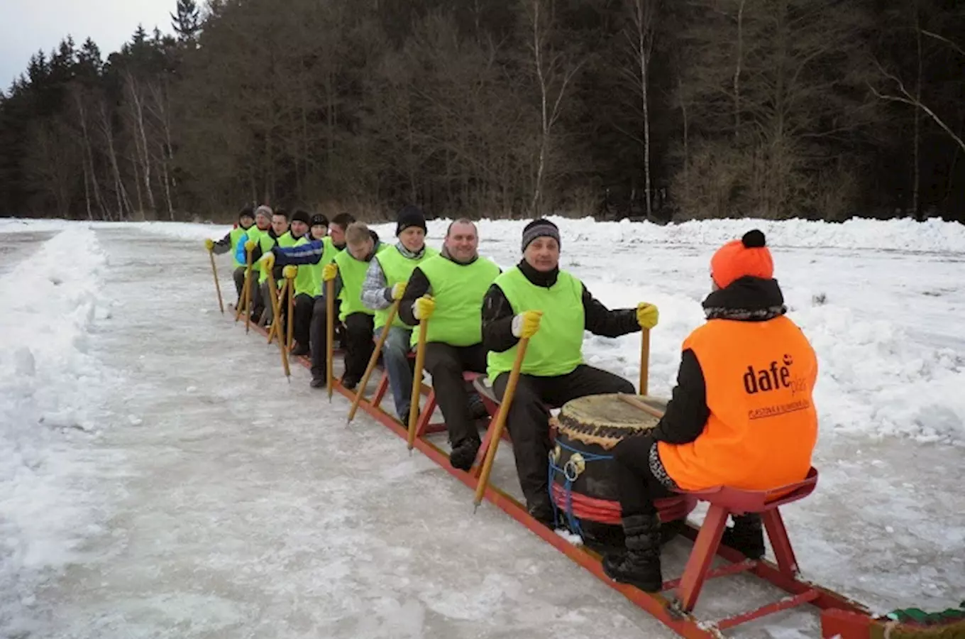 Závody dračích saní ve Žďáru nad Sázavou – Dragon Boat Race on Ice – zrušeno
