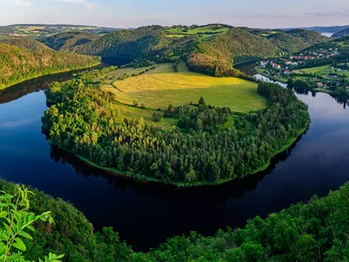 Vyhlídka Solenická podkova – romantický výhled na meandr Vltavy
