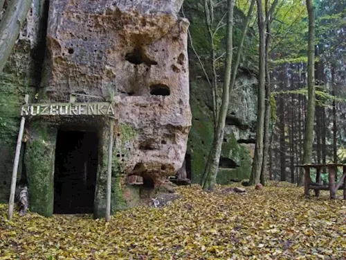 Jeskyně Rozbořenka na Kokořínsku
