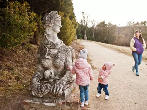 100 tipů na největší turistické bizarnosti okolo nás