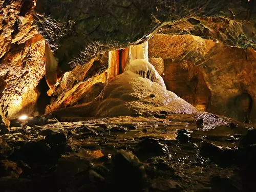 Zpřístupněné jeskyně ČR zahajují turistickou sezonu 2024