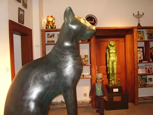 Muzeum kočky na Zámku Lnáře
