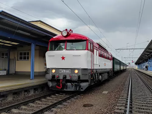 Historickým motorovým vlakem do ČD Muzea v Lužné u Rakovníka