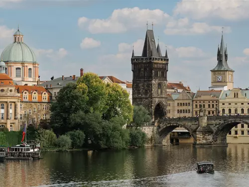 Pohled na Staroměstskou mosteckou věž. 