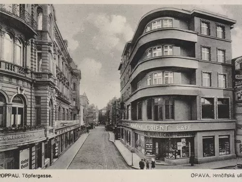 Architektonické stopy první republiky v historickém jádru Opavy