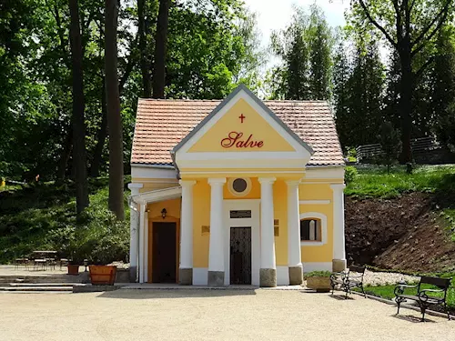 Lázeňská kaple Salve v Mšené-lázně
