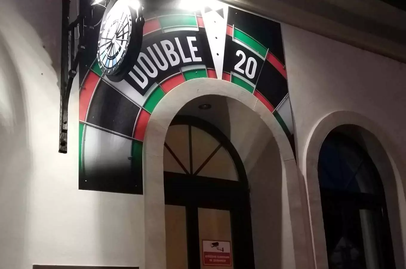 Šipkový bar Double 20 ve Šlapanicích u Brna