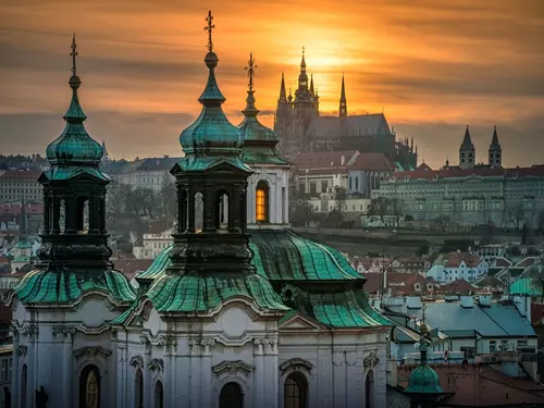 Letní slunovrat a mystika Prahy