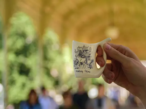Sbírka porcelánových pohárků – největší sbírka na světě v Lokti