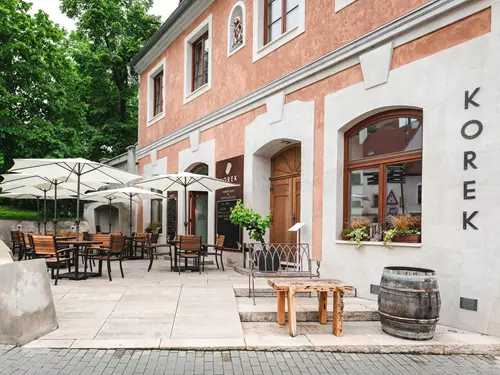Korek Mikulov – vinný bar, restaurace a apartmán