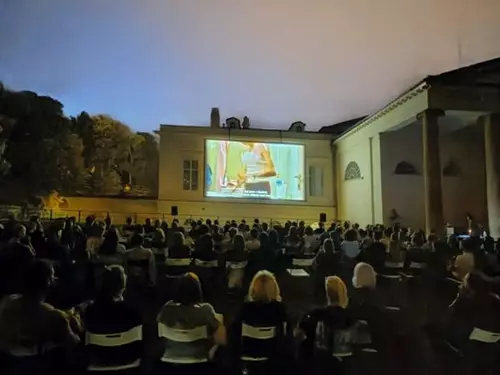 Letní kino Kinská za Národopisným muzeem