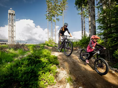 Horský areál Kraličák – bike park, bobová dráha, koloběžky i pěší turistika