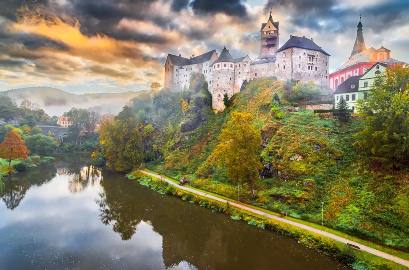 Podzim na hradě Lokti láká na víno i skvělou muziku