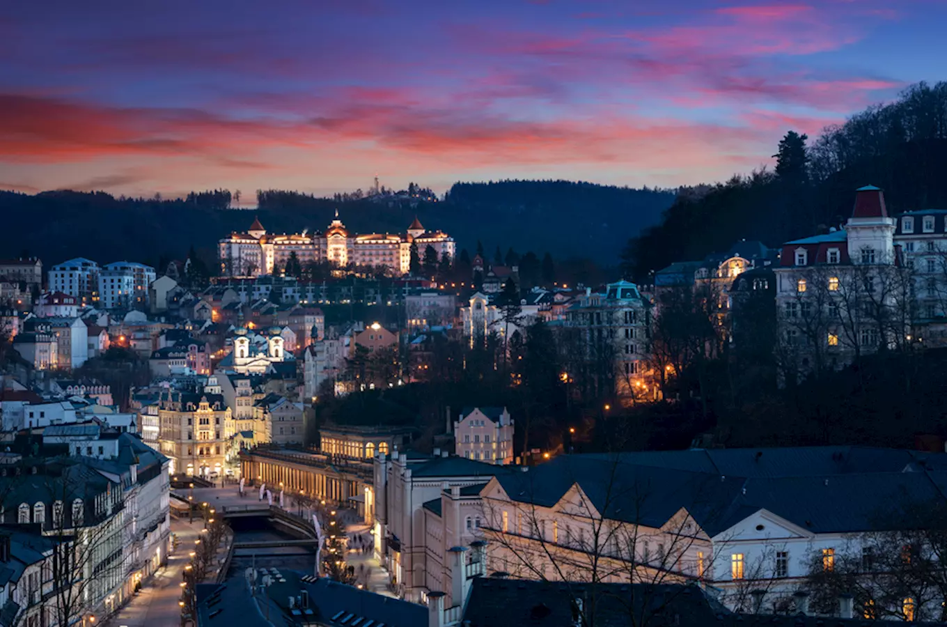 Karlovy Vary, Kudy z nudy