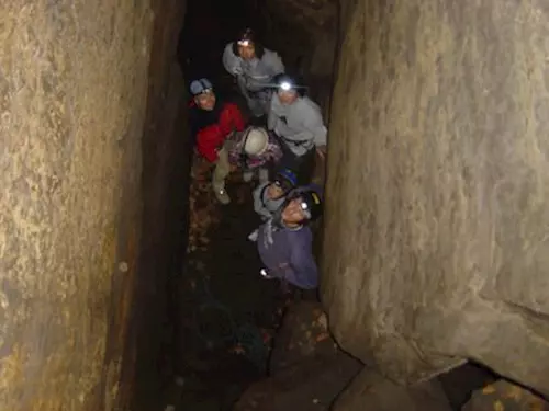 pruzkum jeskyní v Labském údolí