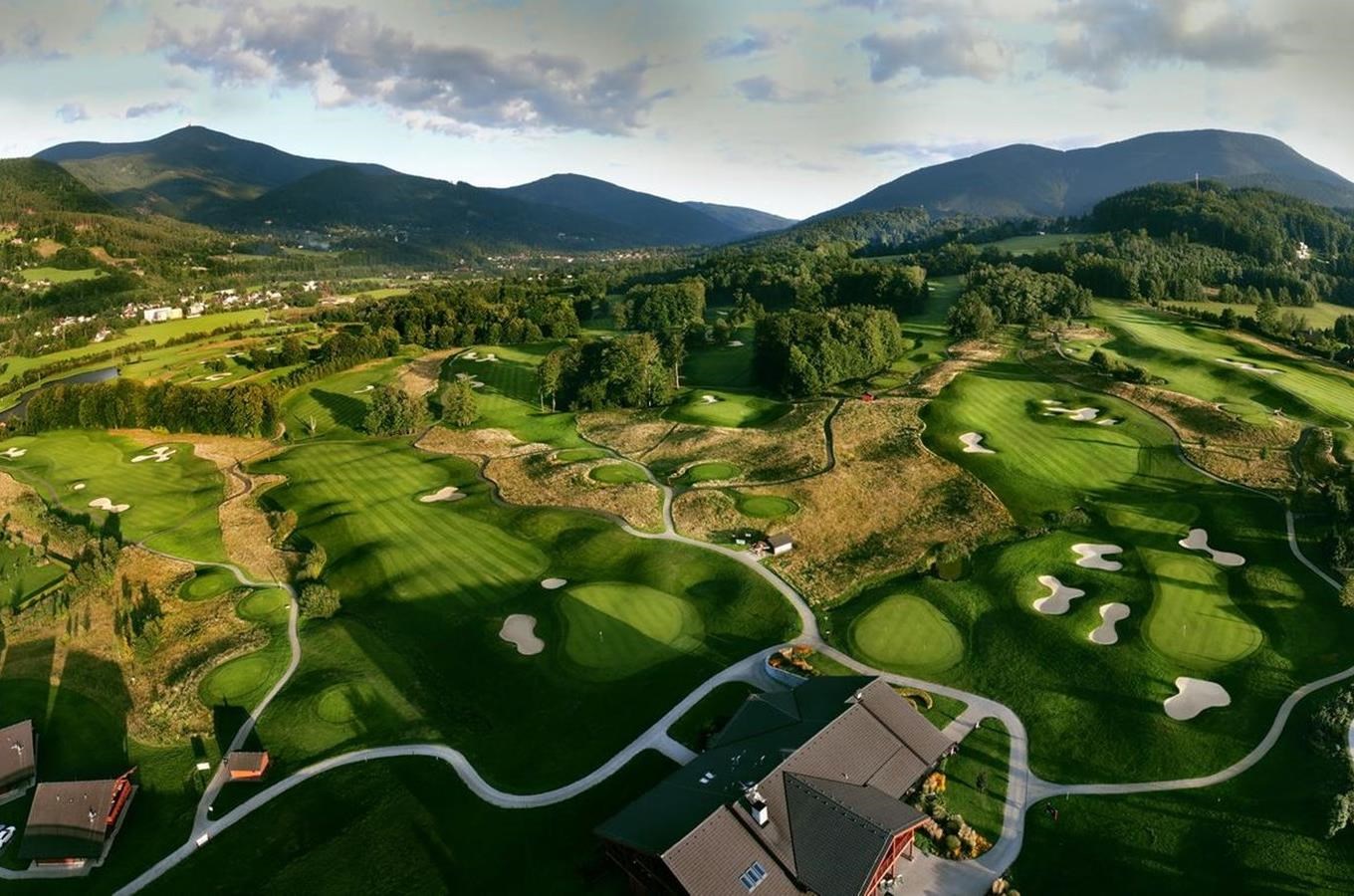 55 Holes Golf Destination – Kudy z nudy