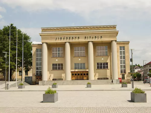 Jiráskovo divadlo v Hronově