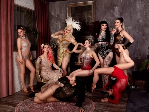 Divine Burlesque cast