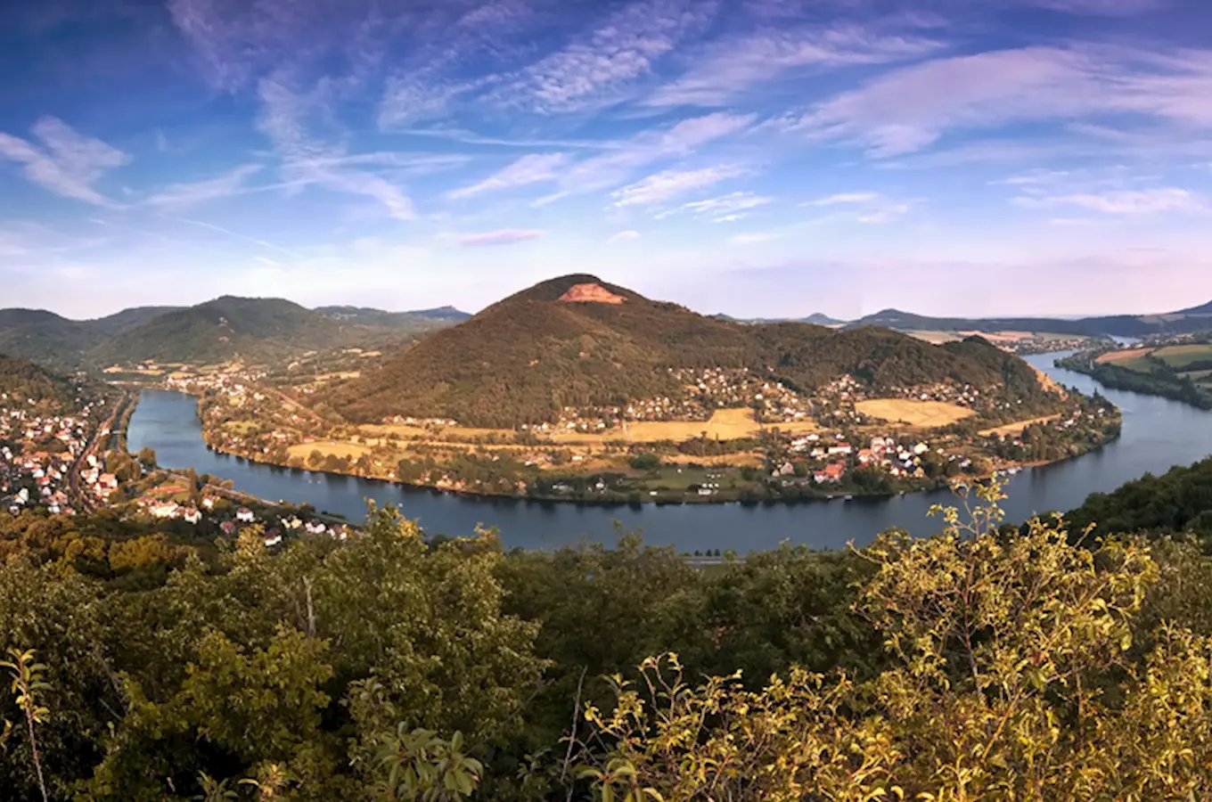 Porta Bohemica – Česká brána do Českého středohoří