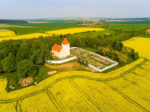Kostel sv. Víta v Srbicích na Domažlicku