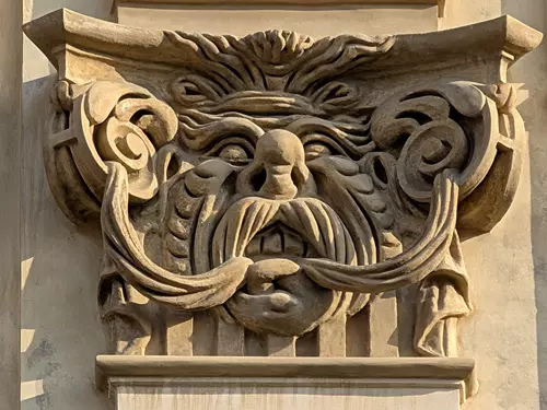 Maskaron na Nostickém paláci