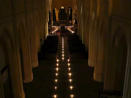nocní katedrála
